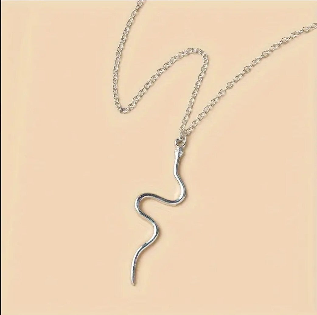 Snake Charm Necklace Silver Plated Brand New Fast Free Shipping